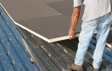 benefits of insulating Stryt Issa flat roofing